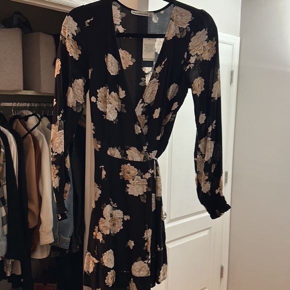 Abercrombie & Fitch long sleeve dress - Picture 2 of 3